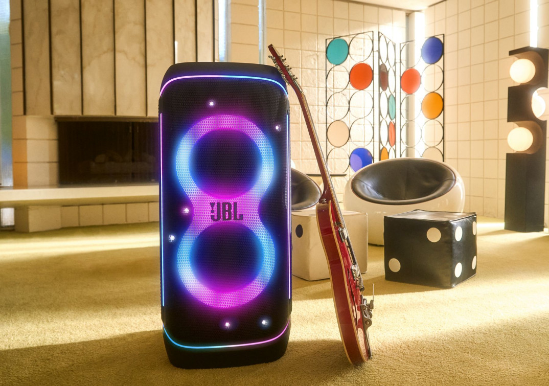 Kolejny imprezowy głośnik JBL - Partybox 720. Świetlne pokazy i 15 godzin grania