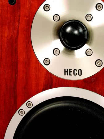 Membrany celulozowa i tekstylna... cicha woda brzegi rwie - Elany 300 grają równo i dokładnie, aspirując do miana profesjonalnego monitora.