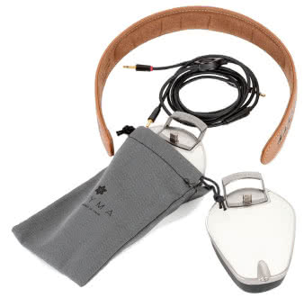 Słuchawki są
dostarczane w częściach, ich złożenie to jednak sama przyjemność.