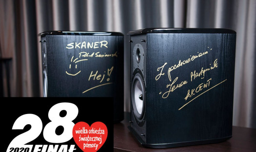 Kolumny Melodika BL25 z autografem Zenona Martyniuka na aukcji WOŚP