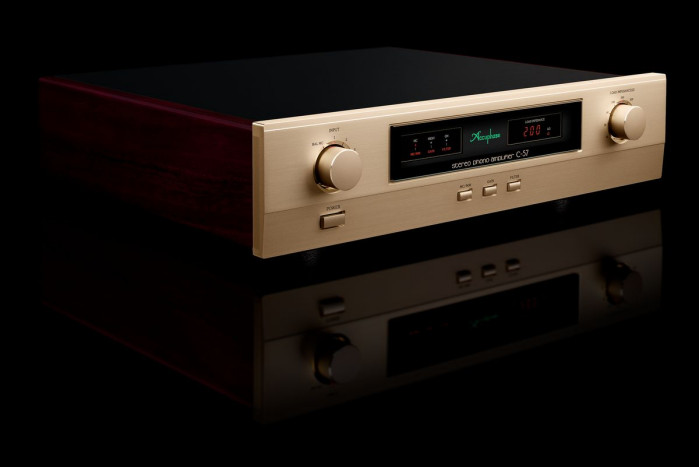 Accuphase C-57