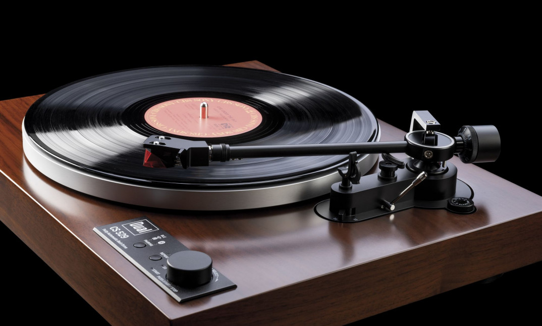 Zobacz pierwszy na świecie gramofon sterowany z telefonu