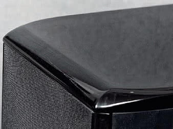 Wzornictwo kolumn
Rotha nie jest dyskretne
i minimalistyczne, ma cieszyć
oko połyskiem i zaokrągleniami.
Niezależnie
od tego, konstrukcja jest
bardzo solidna - Oli 40 są
najcięższe w tym teście.