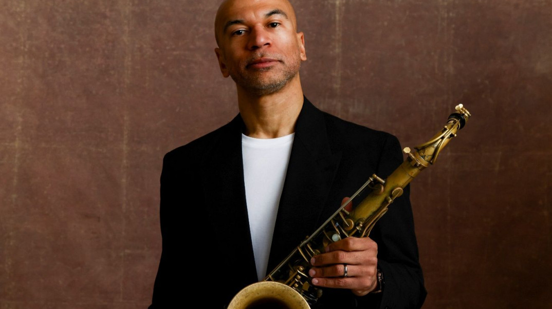 Walter Smith III kontynuuje projekt "TWIO". Na nowej płycie jazzowe klasyki