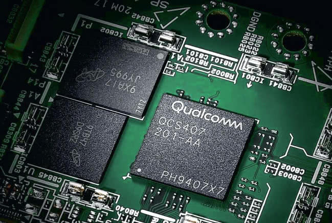 Dekodery surround skupiono w potężnym procesorze marki Qualcomm.