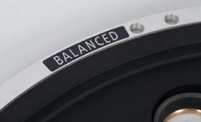 Każdy egzemplarz talerza jest fabrycznie wyważany.