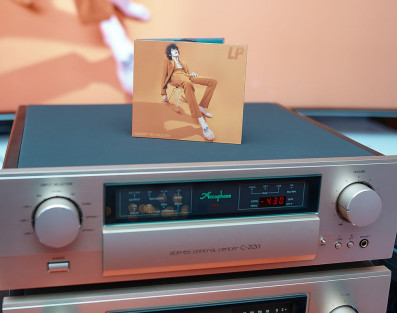 Przedpremierowy odsłuch albumu LP "Heart to Mouth" w ramach Piątków z Nową Muzyką