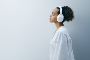 Słuchawki Sony WH-1000XM4 w limitowanej wersji Silent White