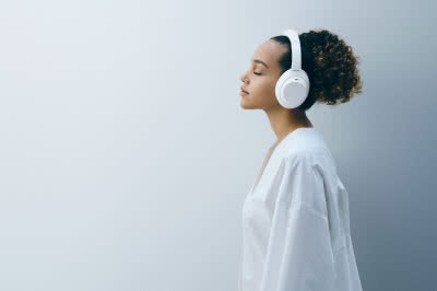 Słuchawki Sony WH-1000XM4 w limitowanej wersji Silent White