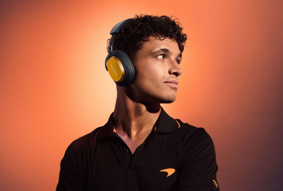 Lando Norris ma "swoje" słuchawki. Bowers & Wilkins Px8 S2 McLaren Edition w nowej odsłonie