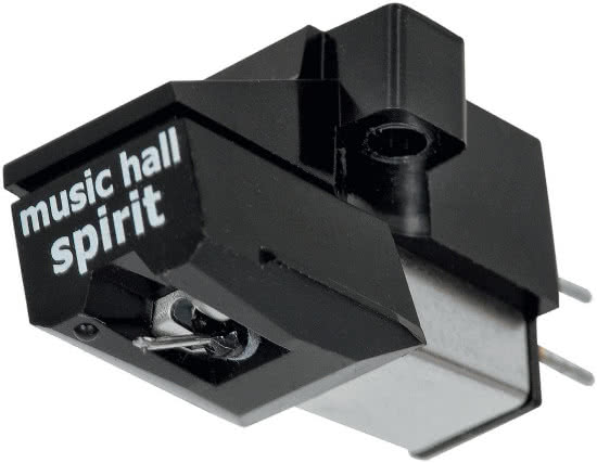 Music Hall Spirit jest wyposażony w igłę o szlifie eliptycznym, diamentową końcówkę zainstalowano na wsporniku z aluminiowej rurki (to najbardziej popularna konstrukcja typu Bonded, a więc z dodatkowym elementem - łącznikiem pomiędzy diamentową końcówką a wspornikiem).