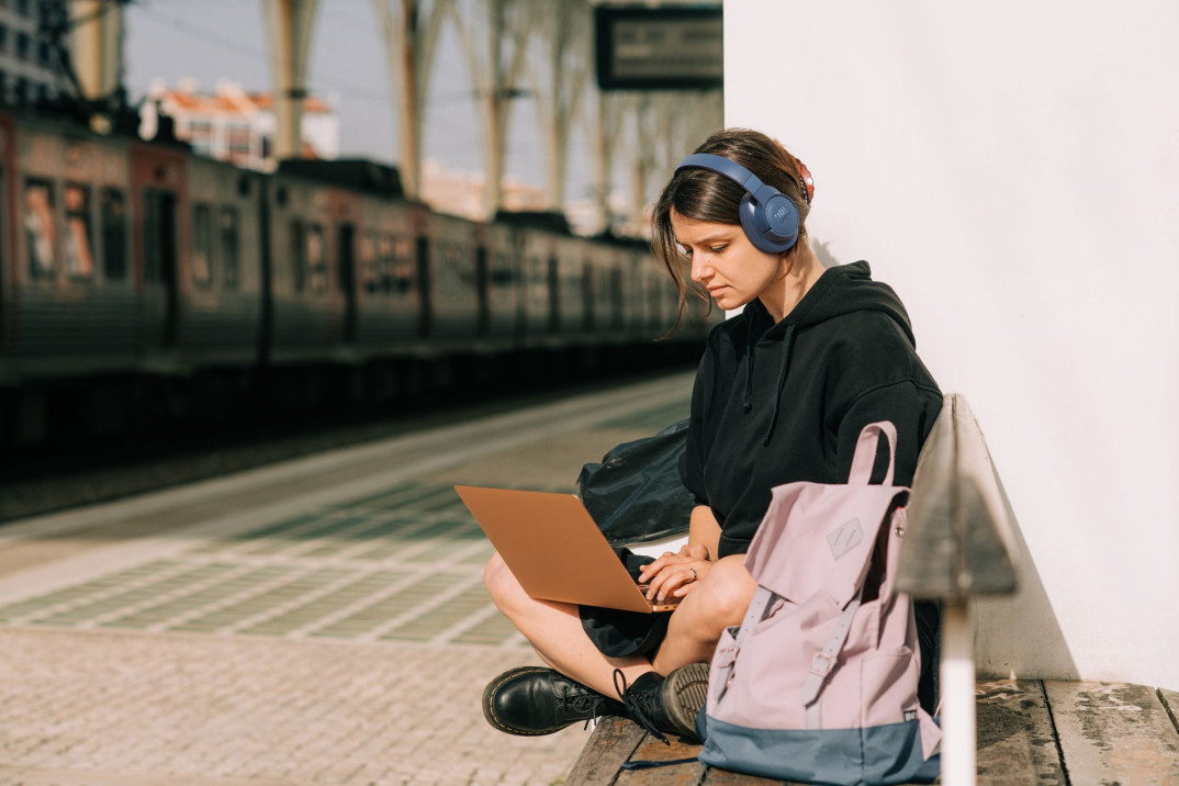 JBL wprowdza do sprzedaży nowe słuchawki - Tune 770 NC