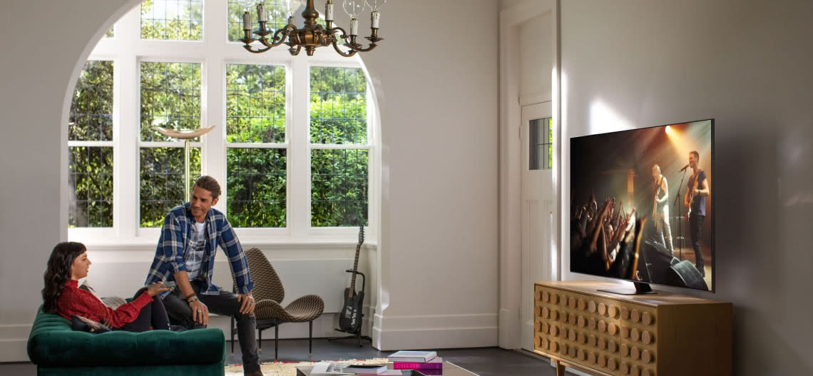 Duet Samsunga przenoszący do centrum akcji - telewizor QLED Q80T i soundbar Q60T
