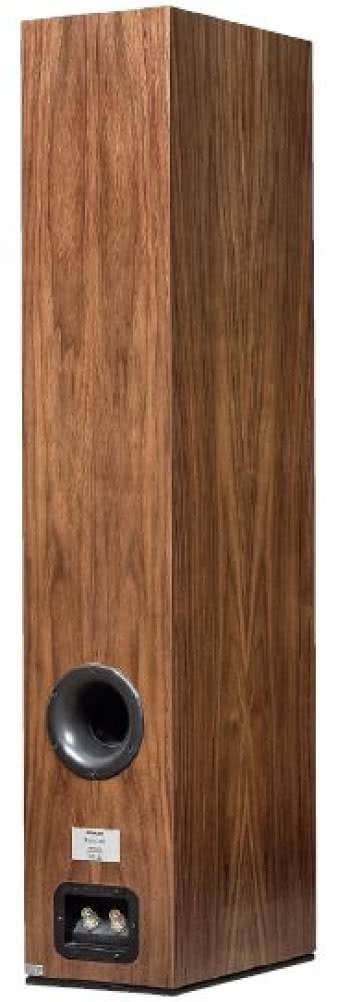 Mimo obaw klientów o ryzyko wzbudzenia się basu
przy bas-refleksie dmuchającym do tyłu (wraz z kolumną
ustawioną blisko ściany), bardzo wielu producentów
wybiera takie rozwiązanie. Mają więc ku temu
ważne powody, a nasze opinie są często zafałszowane