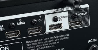 AVR-X2300W ma aż osiem wejść HDMI i dwa
wyjścia; wszystkie obsługują 4K oraz HDR. Jedno
z wyjść HDMI ma ARC.