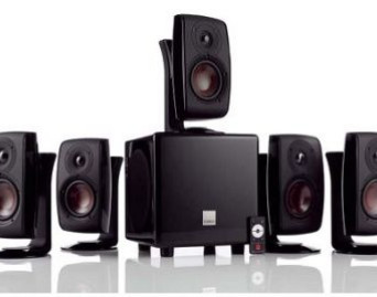 Które z dodatkowych głośników są ważniejsze - centralny czy efektowe?