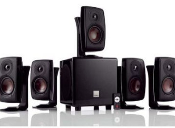 Które z dodatkowych głośników są ważniejsze - centralny czy efektowe?