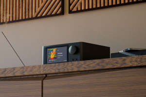 Wzmacniacz strumieniowy NAD C700 V2 - nowy układ DAC i obsługa Dolby Digital