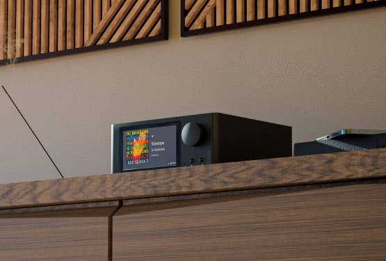 Wzmacniacz strumieniowy NAD C700 V2 - nowy układ DAC i obsługa Dolby Digital