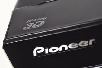 Pioneer bez żadnych dodatkowych wyjaśnień
odtwarza fi lmy Blu-ray 3D.