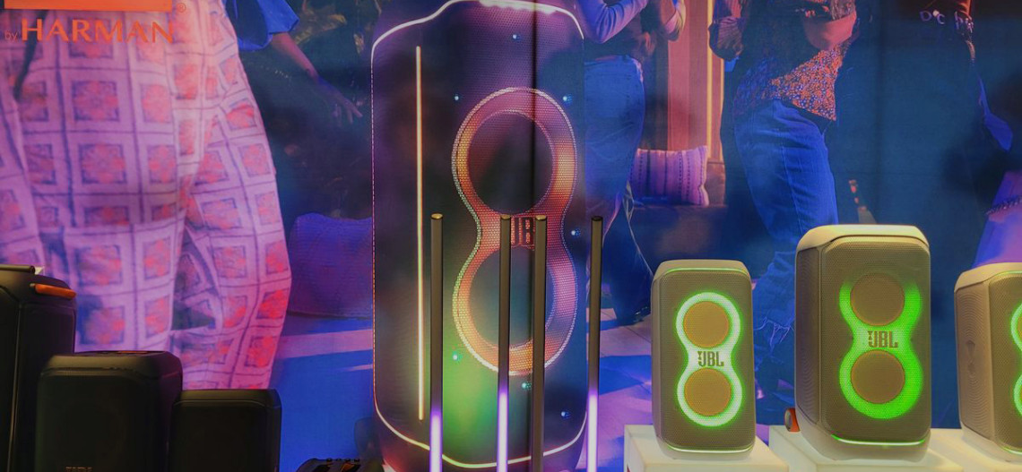 JBL PartyLight Stick - imprezowe oświetlenie LED i tylko 400 zł