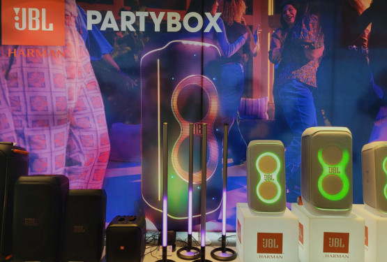 JBL PartyLight Stick - imprezowe oświetlenie LED i tylko 400 zł