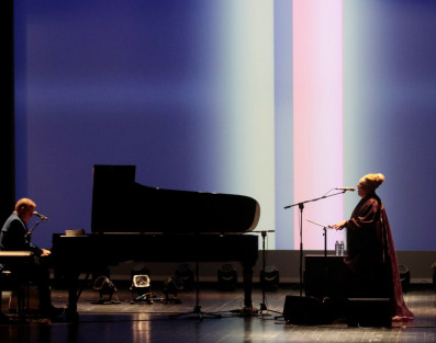 Soundedit '23 – Lisa Gerrard i Jules Maxwell wystąpią w Teatrze Wielkim w Łodzi