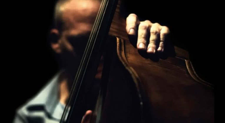 "From Darkness" - dziś premiera nowej płyty Avishai Cohen Trio