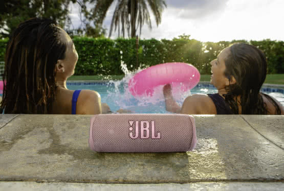 Nowa akcja promocyjna JBL - Róż i już. Rabat na różowe produkty