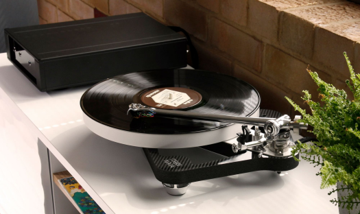 Rega przedstawia swój nowy flagowy gramofon - model Naia