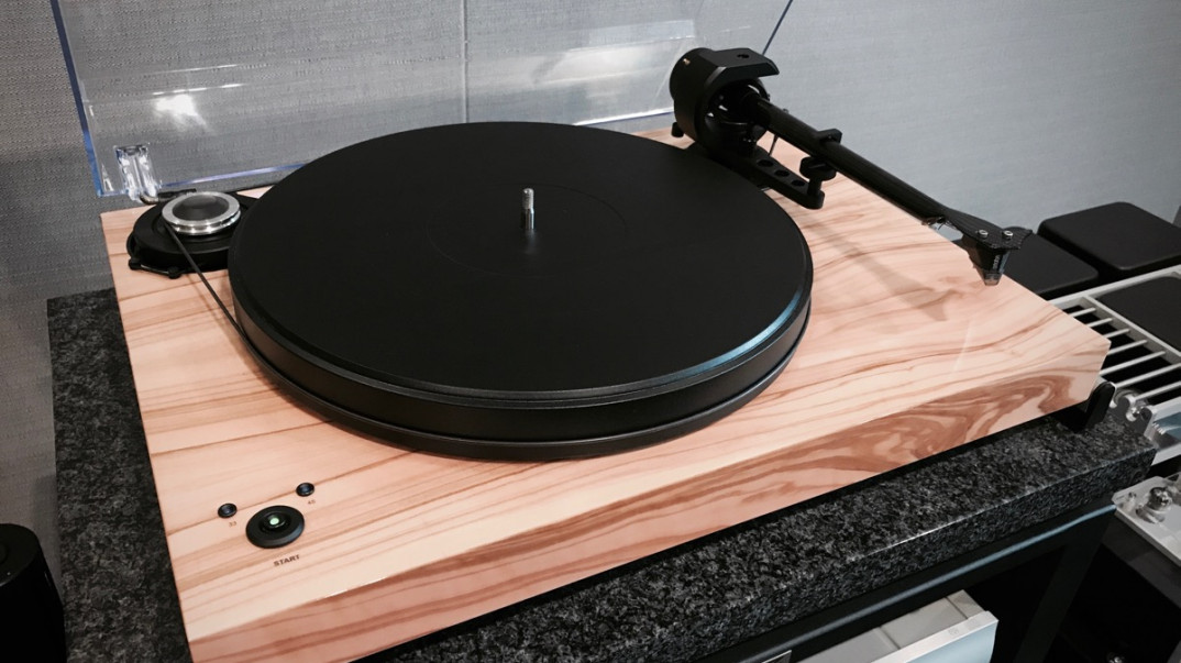Indywidualne prezentacje gramofonu Pro-Ject 2-Xperience Classic SB DC w salonie Q21