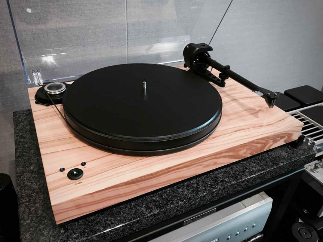 Indywidualne prezentacje gramofonu Pro-Ject 2-Xperience Classic SB DC w salonie Q21