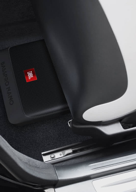 Subwoofer aktywny JBL BassPro Nano