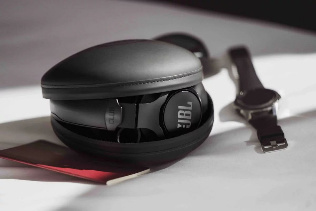 JBL jest wszędzie: Club One/950NC/700BT