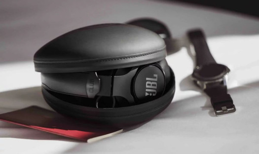 JBL jest wszędzie: Club One/950NC/700BT