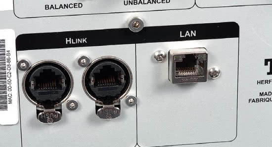 PDP3000HV nie jest źródłem sieciowym, gniazdo LAN przygotowano dla diagnostyki i systemów sterujących, jest też firmowy HLink.