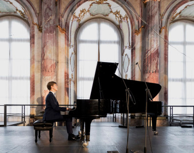 Jan Lisiecki prezentuje "Night Music" - nowy eAlbum oraz Visual Album