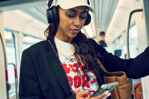 Dali iO-8 - bezprzewodowe słuchawki z ANC i przetwornikiem 50 mm 