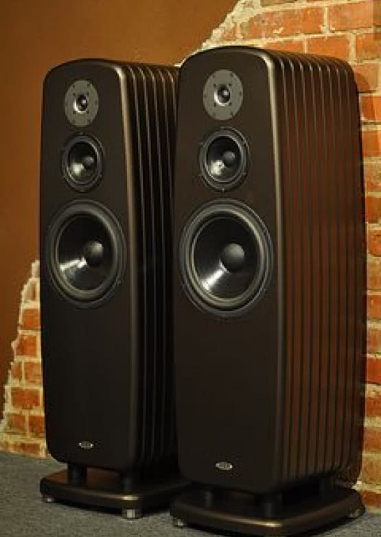 Nouveau 10 z manufaktury Art Loudspeakers w audio-connect
