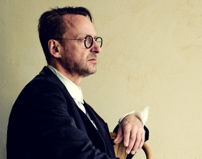 Mateusz Pospieszalski z nowym utworem "Mironczarnia". Niebawem premiera płyty z wierszami Białoszewskiego