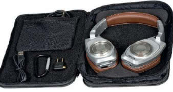 W komplecie brakuje
porządnego "międzynarodowego"
zasilacza.