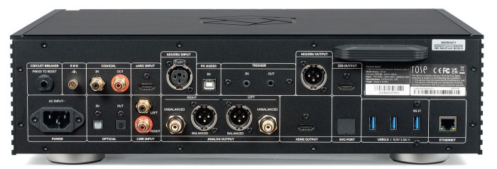 RS151 ma nie tylko potencjał sieciowy, ale też obsłuży wiele zewnętrznych urządzeń źródłowych.