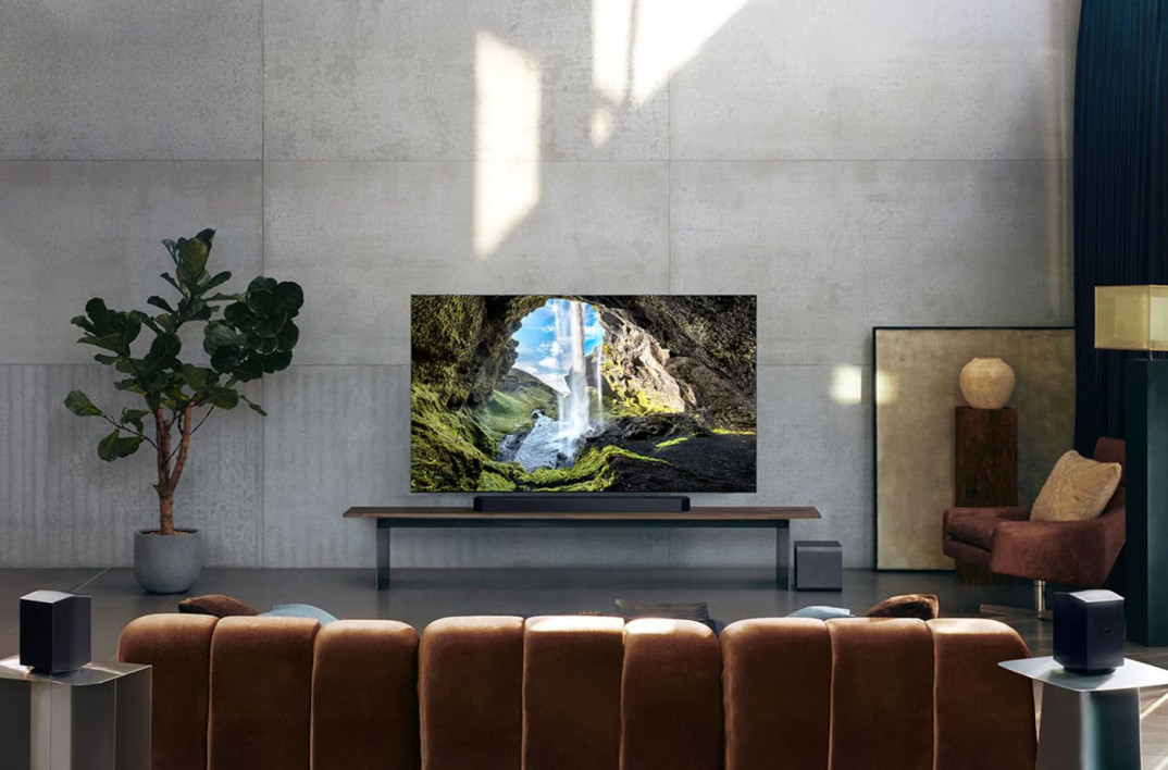 Telewizor Samsung z soundbarem w promocji – nawet 1800 zł rabatu na zestaw