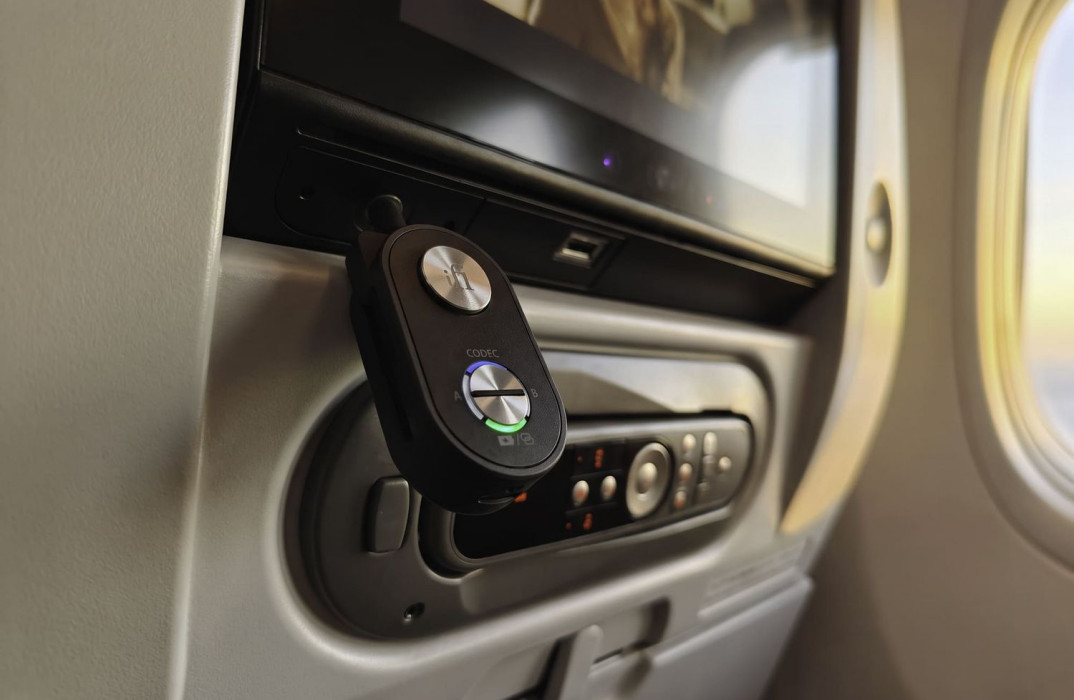 iFi Audio UP Travel Max - kieszonkowy nadajnik i odbiornik Bluetooth. Do auta i samolotu