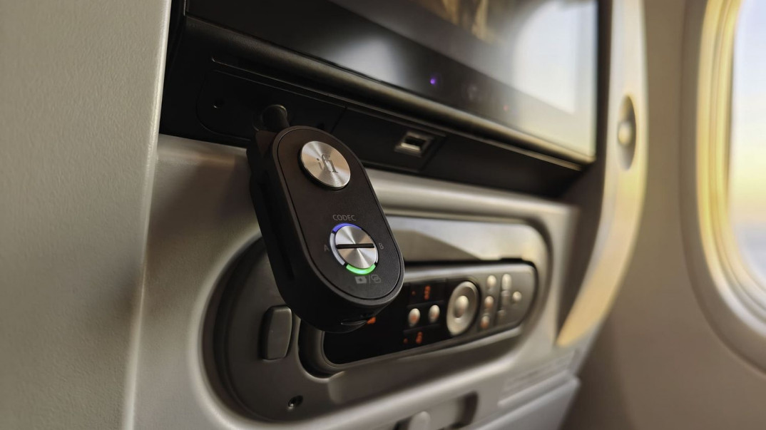 iFi Audio UP Travel Max - kieszonkowy nadajnik i odbiornik Bluetooth. Do auta i samolotu
