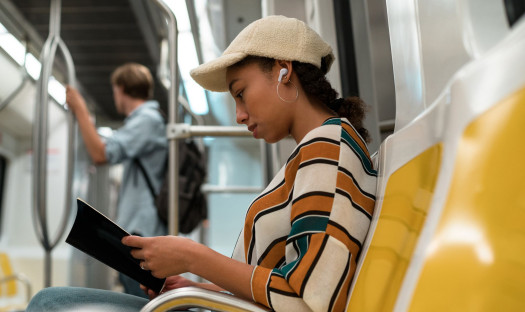 JBL Vibe Beam - brzmienie Deep Bass i cały dzień słuchania muzyki