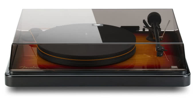 Gramofon MoFi PrecisionDeck + FENDER 