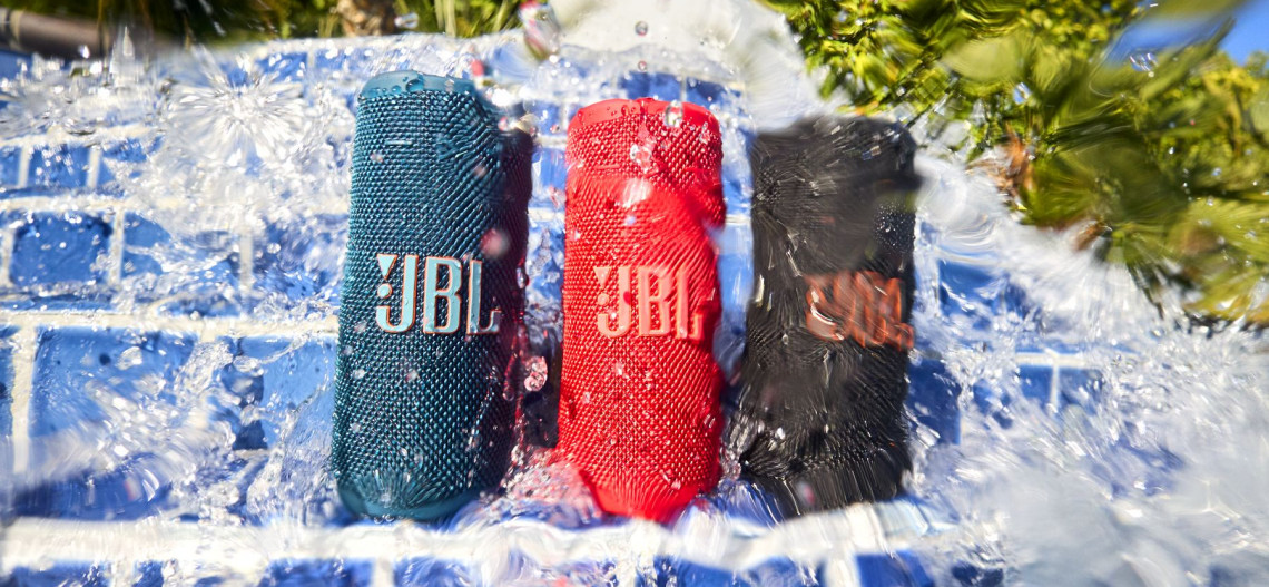 Głośnik przenośny JBL Grip - przetrwa upadek na beton i wodną kąpiel 