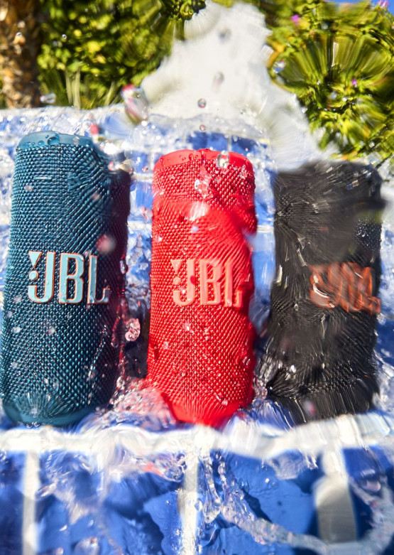 Głośnik przenośny JBL Grip - przetrwa upadek na beton i wodną kąpiel 