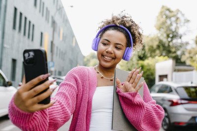 Słuchawki JBL Tune 530 BT z brzmieniem Pure Bass i Bluetooth 6.0. Na każdą kieszeń